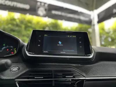 Vendo Peugeot e-2008 2023 - 22500 EUR, 46500 km - AUTO.MOTO.pt