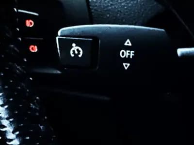 Vendo BMW 318 2011 - 15990 EUR, 230500 km - AUTO.MOTO.pt