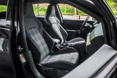 Vendo Volkswagen Golf 2022 - 34990 EUR, 72017 km - AUTO.MOTO.pt