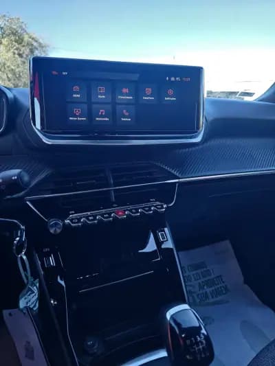 Vendo Peugeot 2008 2024 - 22900 EUR, 27230 km - AUTO.MOTO.pt