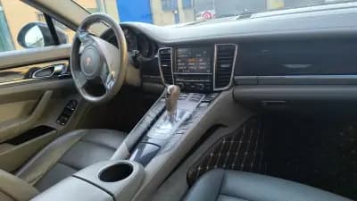 Vendo Porsche Panamera 2011 - 29900 EUR, 190000 km - AUTO.MOTO.pt