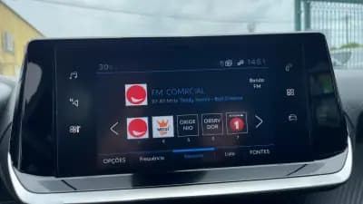 Vendo Peugeot 2008 2023 - 19750 EUR, 69580 km - AUTO.MOTO.pt