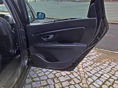 Vendo Renault Grand Scénic 2017 - 13990 EUR, 140000 km - AUTO.MOTO.pt