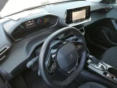 Vendo Peugeot e-2008 2021 - 27500 EUR, 28550 km - AUTO.MOTO.pt