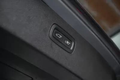 Sell Volvo XC 90 2016 - 24990 EUR, 206775 km - AUTO.MOTO.pt