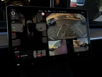 Vendo Tesla Model 3 2022 - 29990 EUR, 125900 km - AUTO.MOTO.pt