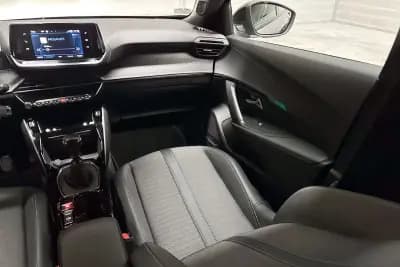 Vendo Peugeot 2008 2023 - 16950 EUR, 58860 km - AUTO.MOTO.pt