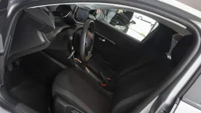 Vendo Peugeot 208 2024 - 16450 EUR, 29000 km - AUTO.MOTO.pt