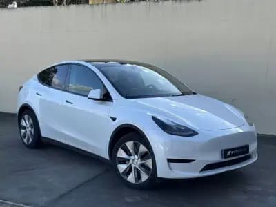 Vendo Tesla Model Y 2023 - 32490 EUR, 72500 km - AUTO.MOTO.pt