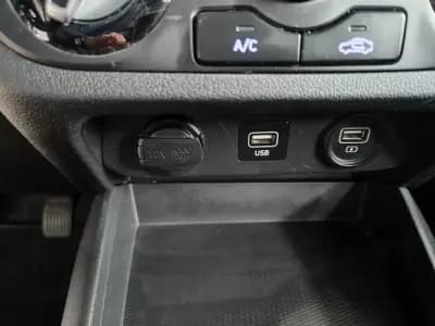 Vendo Hyundai i10 2021 - 14950 EUR, 23600 km - AUTO.MOTO.pt