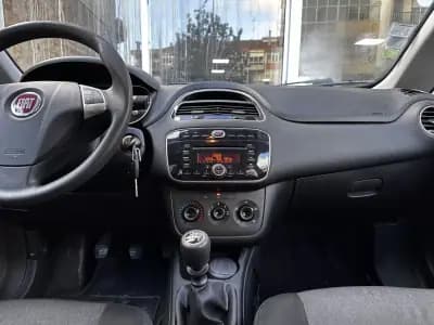 Sell Fiat Punto 2014 - 6490 EUR, 145800 km - AUTO.MOTO.pt