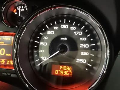 Vendo Peugeot RCZ 2015 - 16900 EUR, 79367 km - AUTO.MOTO.pt