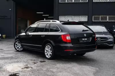 Vendo Skoda Superb Break 2011 - 7999 EUR, 290000 km - AUTO.MOTO.pt