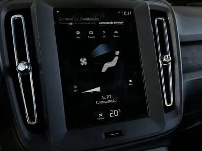 Sell Volvo XC 40 2023 - 33490 EUR, 72063 km - AUTO.MOTO.pt