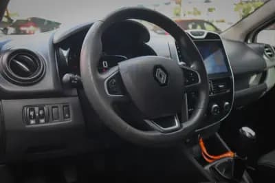 Vendo Renault Clio 2018 - 12480 EUR, 121000 km - AUTO.MOTO.pt