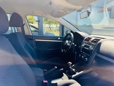 Vendo Volkswagen Jetta 2010 - 8000 EUR, 170000 km - AUTO.MOTO.pt