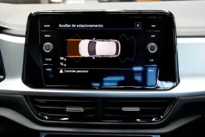 Vendo Volkswagen T-Roc 2023 - 21990 EUR, 70000 km - AUTO.MOTO.pt