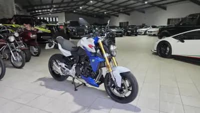 Vendo mota BMW F 900 R 2023 - 10900 EUR, 1060 km - AUTO.MOTO.pt