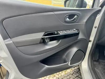 Vendo Renault Captur 2017 - 14500 EUR, 69158 km - AUTO.MOTO.pt