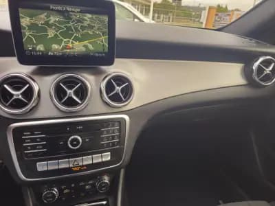 Vendo Mercedes-Benz GLA 180 2019 - 23500 EUR, 109731 km - AUTO.MOTO.pt