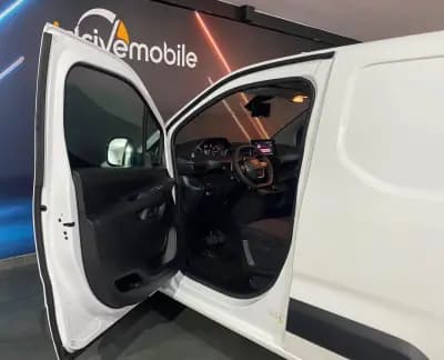 Sell Peugeot Partner 2024 - 15900 EUR, 80249 km - AUTO.MOTO.pt