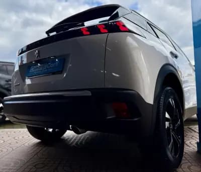 Vendo Peugeot 2008 2021 - 17950 EUR, 65000 km - AUTO.MOTO.pt