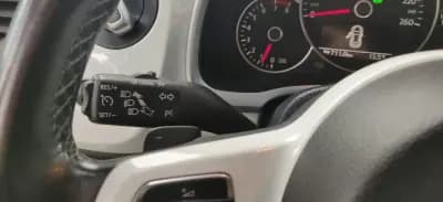 Vendo Volkswagen New Beetle 2011 - 18490 EUR, 163800 km - AUTO.MOTO.pt