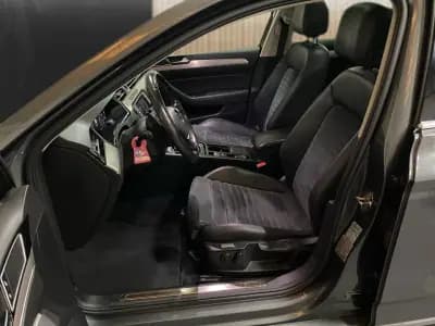 Vendo Volkswagen Passat Variant 2015 - 18950 EUR, 306000 km - AUTO.MOTO.pt