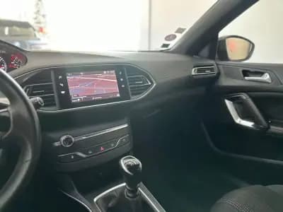 Sell Peugeot 308 2024 - 14990 EUR, 91000 km - AUTO.MOTO.pt