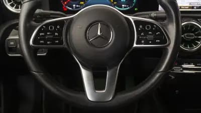 Vendo Mercedes-Benz A 250e Limousine 2021 - 25900 EUR, 102000 km - AUTO.MOTO.pt