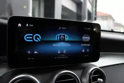 Vendo Mercedes-Benz GLC 300 2020 - 36900 EUR, 148682 km - AUTO.MOTO.pt