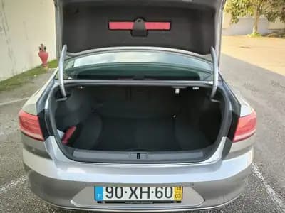 Vendo Volkswagen Passat 2019 - 18950 EUR, 155079 km - AUTO.MOTO.pt