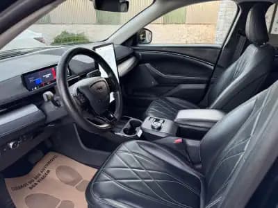 Vendo Ford Mustang Mach-E 2021 - 28990 EUR, 118000 km - AUTO.MOTO.pt