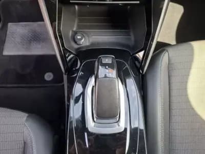 Vendo Peugeot 208 2021 - 16499 EUR, 82000 km - AUTO.MOTO.pt