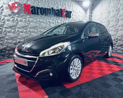 Vendo Peugeot 208 2017 - 8990 EUR, 100342 km - AUTO.MOTO.pt