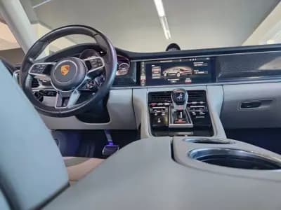 Sell Porsche Panamera 2017 - 67750 EUR, 99900 km - AUTO.MOTO.pt
