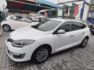 Vendo Renault Mégane Sport Tourer 2015 - 11750 EUR, 143765 km - AUTO.MOTO.pt