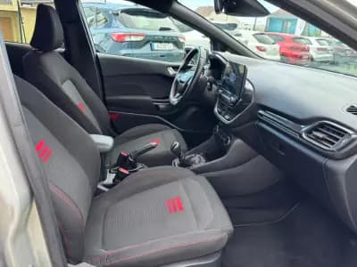 Vendo Ford Fiesta 2022 - 19490 EUR, 60249 km - AUTO.MOTO.pt