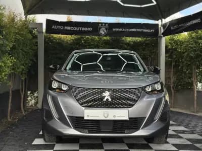 Vendo Peugeot e-2008 2023 - 22500 EUR, 46500 km - AUTO.MOTO.pt