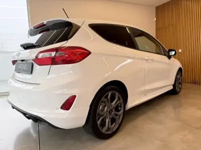 Vendo Ford Fiesta 2018 - 12500 EUR, 146800 km - AUTO.MOTO.pt