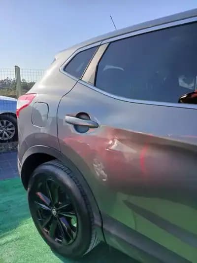 Vendo Nissan Qashqai 2014 - 12450 EUR, 198000 km - AUTO.MOTO.pt