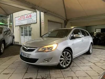 Vendo Opel Astra Sports Tourer 2012 - 6750 EUR, 274002 km - AUTO.MOTO.pt