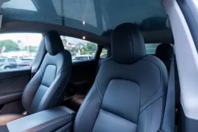 Vendo Tesla Model Y 2023 - 37900 EUR, 45000 km - AUTO.MOTO.pt