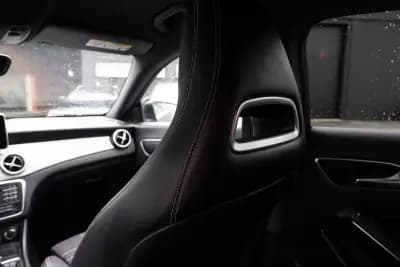 Vendo Mercedes-Benz CLA 180 2015 - 15900 EUR, 158000 km - AUTO.MOTO.pt