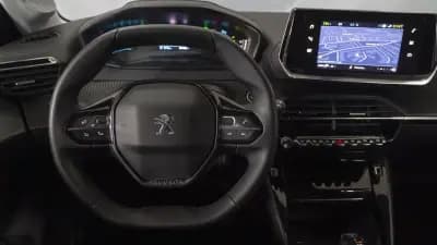 Vendo Peugeot e-208 2021 - 16350 EUR, 46000 km - AUTO.MOTO.pt