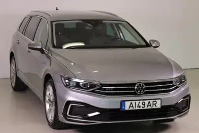 Vendo Volkswagen Passat Variant 2021 - 25990 EUR, 70682 km - AUTO.MOTO.pt