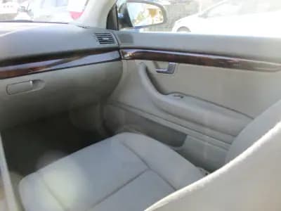 Vendo Audi A4 2005 - 5900 EUR, 290000 km - AUTO.MOTO.pt