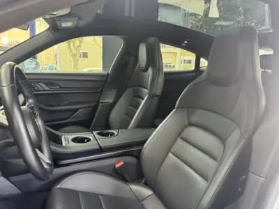 Vendo Porsche Taycan 2021 - 67000 EUR, 60000 km - AUTO.MOTO.pt