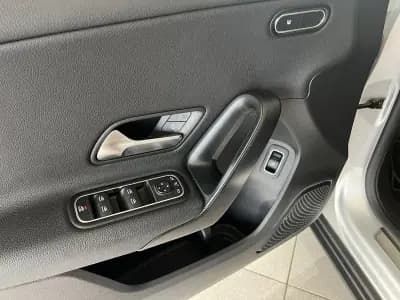 Sell Mercedes-Benz A 180 Limousine 2020 - 23600 EUR, 81132 km - AUTO.MOTO.pt