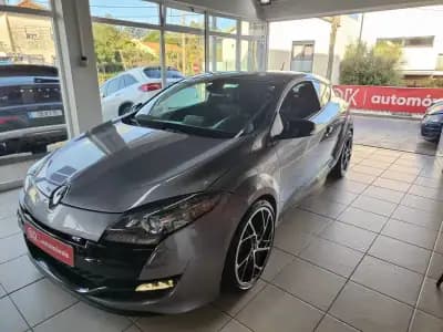 Vendo Renault Mégane Coupe 2010 - 18950 EUR, 157000 km - AUTO.MOTO.pt
